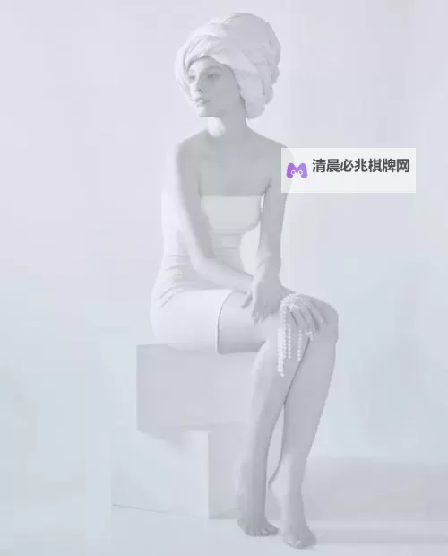 优雅瞬间:感悟中年妇女人体摄影的美丽与韵味图1