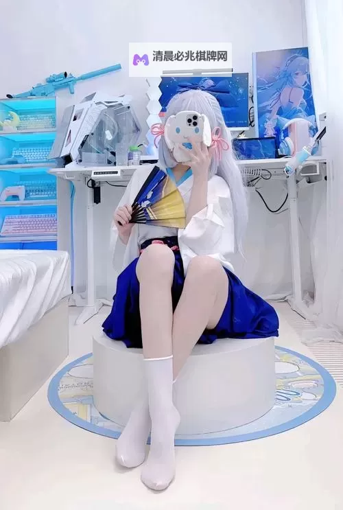 白丝在线:潮流少女的甜美穿搭指南图1