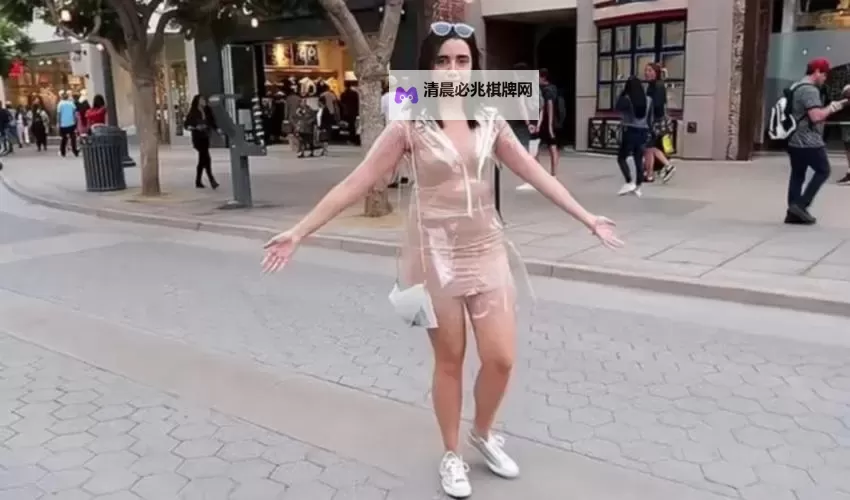 揭秘美女不穿衣服的软件:虚拟世界的新潮体验图1