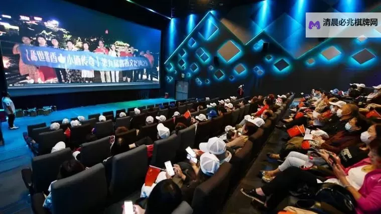 影院拒绝18岁以下观众引争议：保护青少年的隐秘抉择还是限制自由？图1