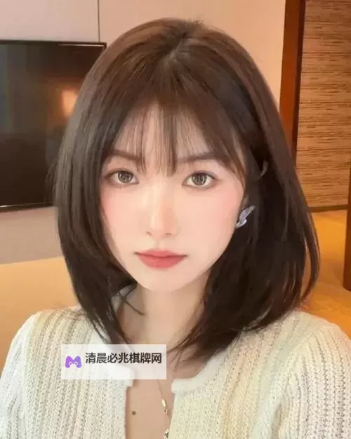 长脸剪什么发型好看?打造完美轮廓的时尚发型推荐图1