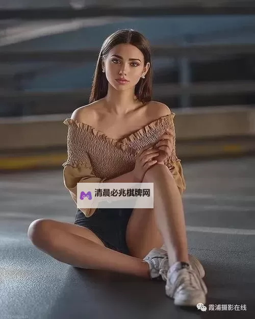 探索极限魅力:最大胆美女人体摄影的艺术与表达图1