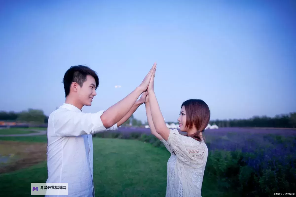 探索浪漫瞬间:最美的情侣视频播放推荐图1