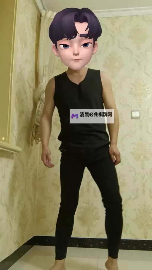 张警官9分10秒撞玻璃视频曝光 引发网民热议图1