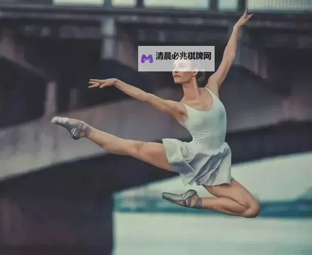 探索美与自由:深入了解中国人体艺术摄影网的艺术魅力图1