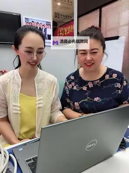 伊一卡二卡三卡四卡在线观看:城市夜色里的影像笔记图1